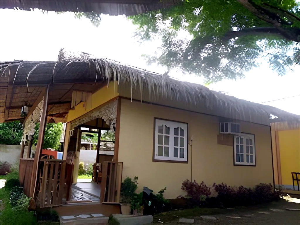 Exterior building at La Petite Pension in Puerto Princesa